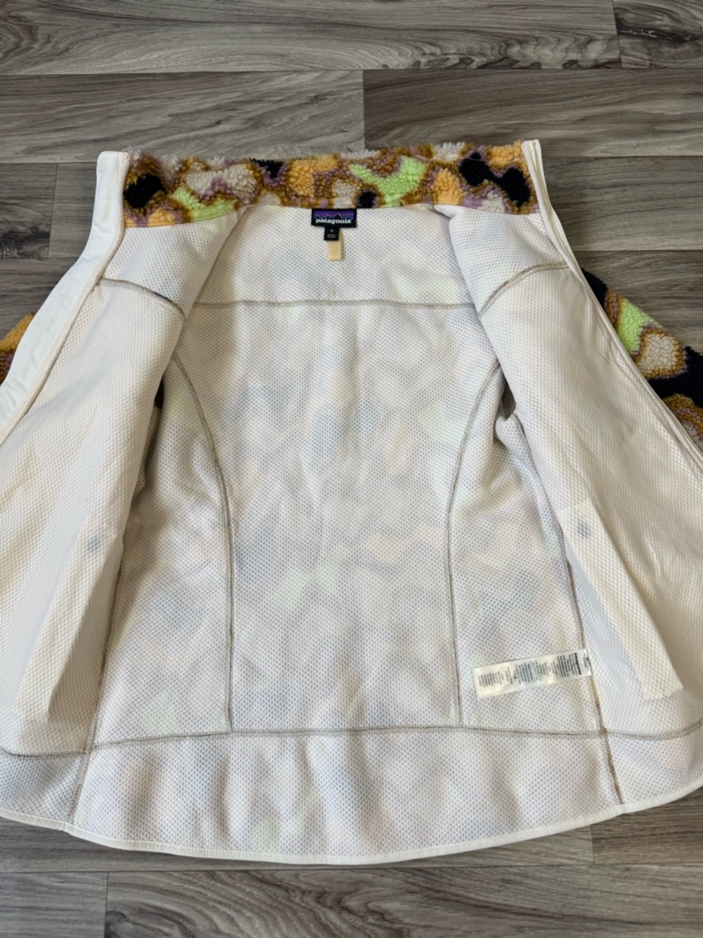 Patagonia Women's Classic Retro-X Jacket in Small Currents Natural Size Medium - Picture 6 of 14